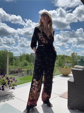 Feather  Bone Nara jumpsuit in black/floral - size 6